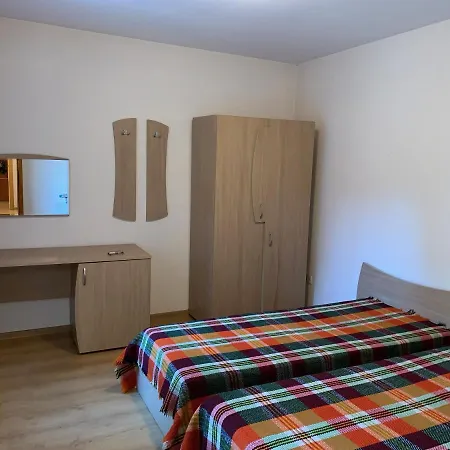 Holliday 1 Apartment